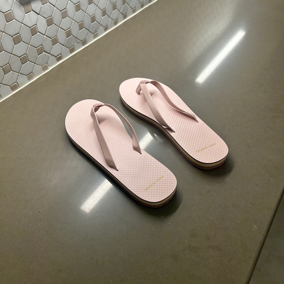 Tory Burch Flip Flops, NWOT,  Pink, Size 10,  $25, Original $90 - Picture 1 of 3